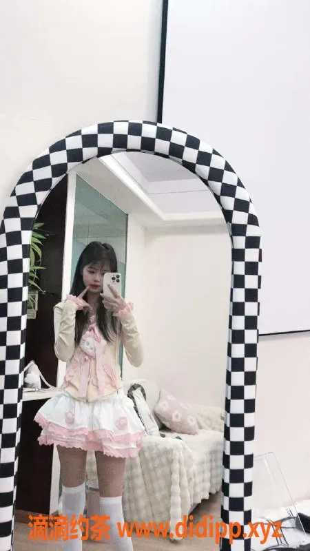 珠海楼凤-香洲泡沫，青春气息飘荡的小姐姐