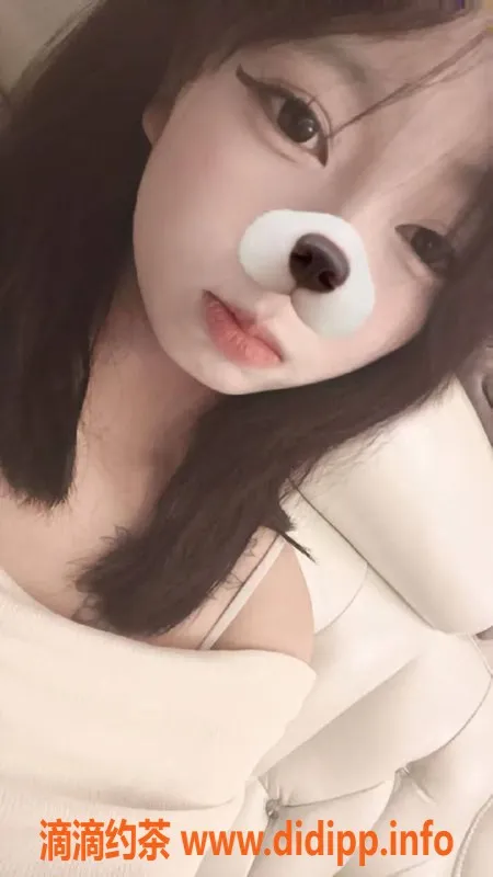 成都楼凤-成都新款嫩妹葫芦，166cm大奶，690起服务