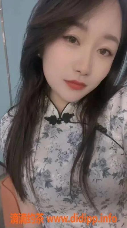 深圳楼凤-龙华笑笑，御姐上门服务，400P恭候