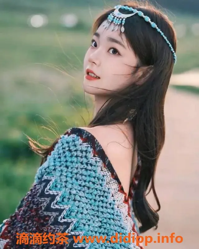 成都楼凤资源信息,成都小西，21岁165cm匀称巨乳嫩妹，600元起