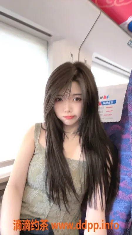 杭州楼凤-嫩妹七七，优惠价900元，舌吻深喉服务