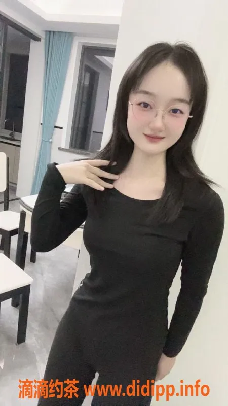 杭州楼凤-19岁瑶瑶，160身高，90斤，纯天然服务上城等你