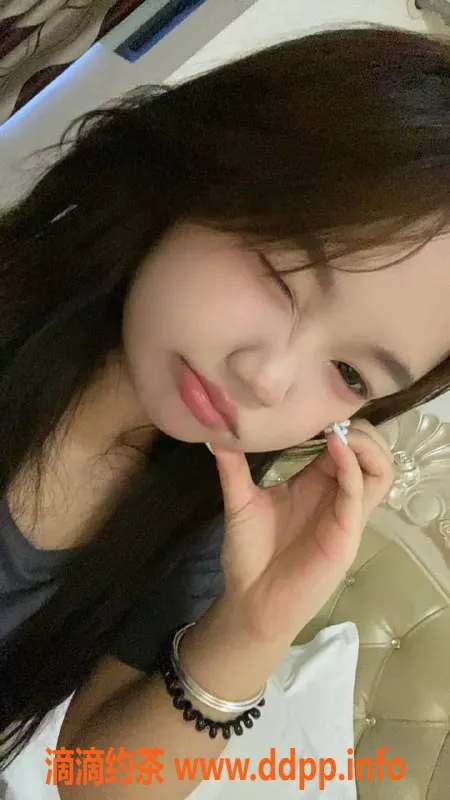 长沙楼凤-岳麓区水蜜桃🍑，160cm，53kg，18岁，5p仅需40分钟