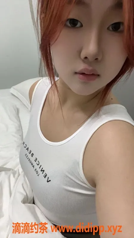 成都楼凤-成都嫩妹朵朵，165微坦巨乳，300元超值服务