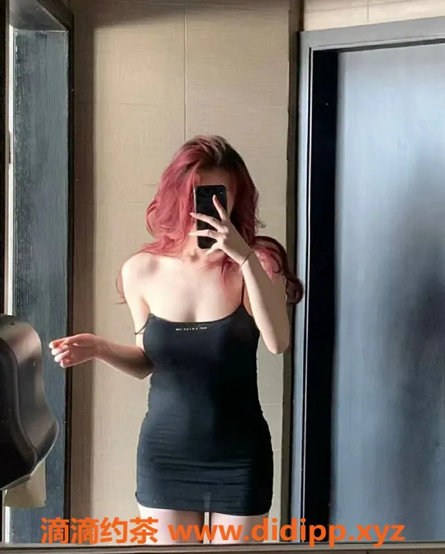 成都楼凤-成都嫩妹朵朵，165微坦巨乳，300元超值服务