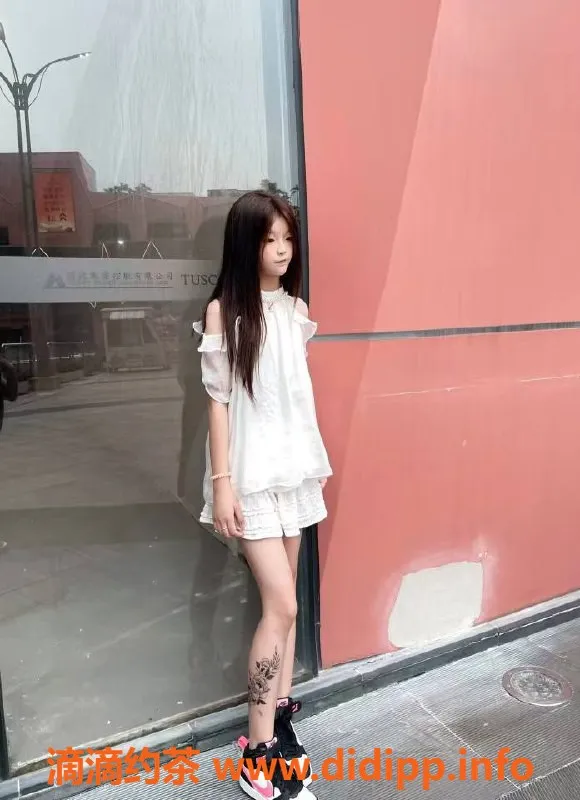 长沙楼凤资源信息,雨花区18岁雯雯，160cm B罩杯，600p起服务！