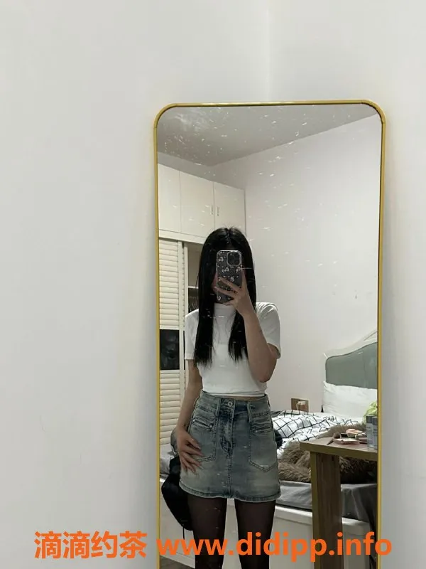 成都楼凤-19岁嫩妹可心，153娇小排骨精，热情服务