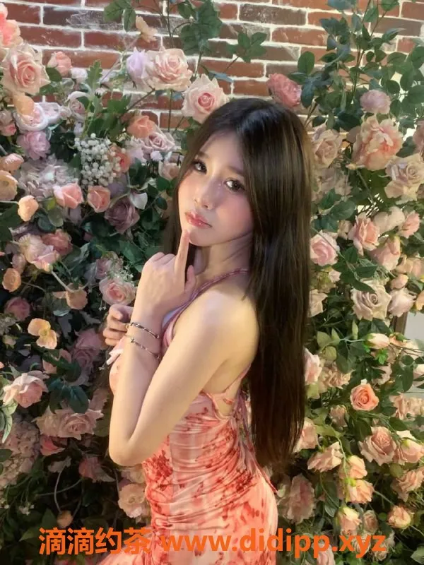 成都楼凤-成华区美眉，24岁165cm身材好，700元/60分钟