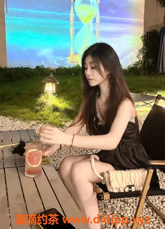 杭州楼凤-余杭佳佳20岁，身高162，90斤，真🐻b服务超给力！