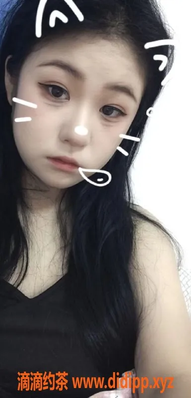 成都楼凤-天府三街鱼妹，18岁微胖嫩妹，600元/50分钟