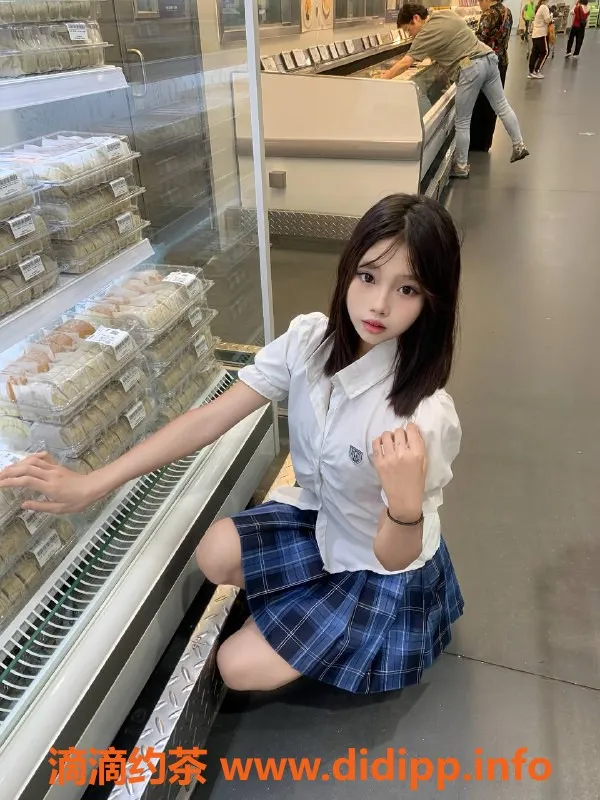 深圳楼凤-罗湖灵儿，900p超值体验等你来！