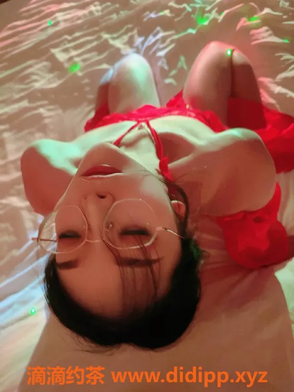 上海楼凤资源信息,浦东小萌，168cm身材比例，800元开启精彩服务