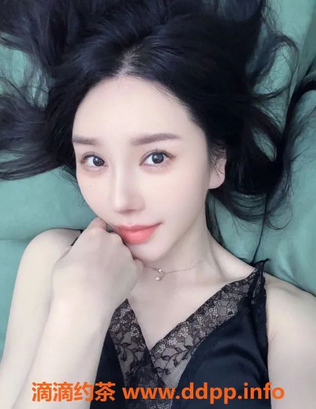 上海楼凤-徐汇莎拉，退役空姐，169cm长腿美女