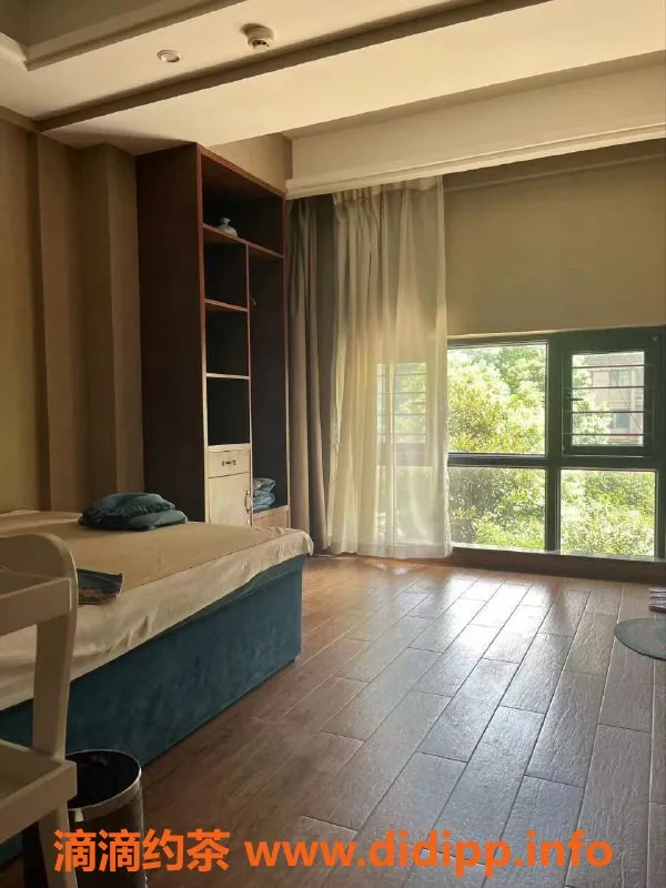 长沙spa会所-望城区铭汇高挑性感技师 399元享受奢华服务