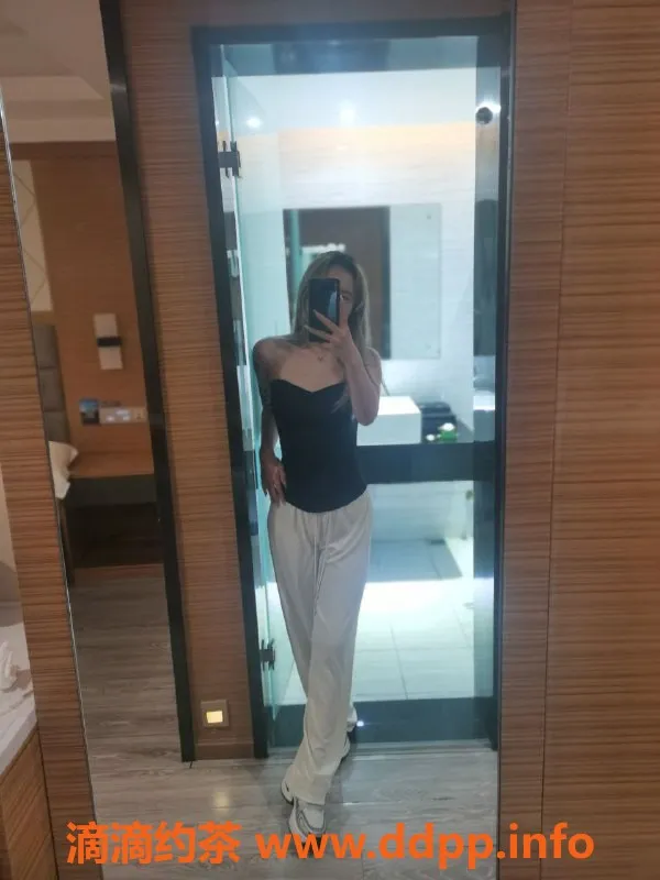 成都楼凤-成都嫩妹葡萄，19岁160cm，服务优质只需600元