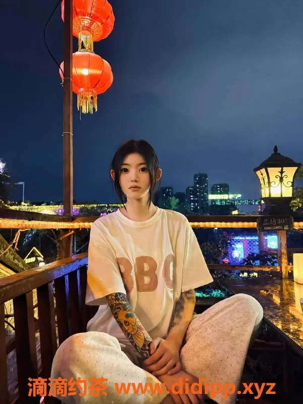 成都外围-高新区小沐，175+长腿婀娜，纯真服务