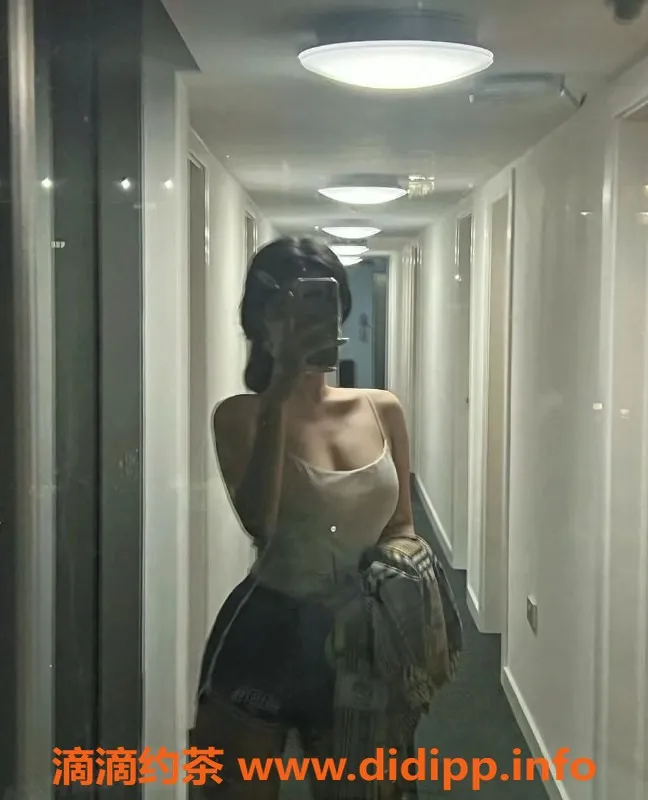 上海楼凤-左左福利拍卖，原价1300P现仅900P