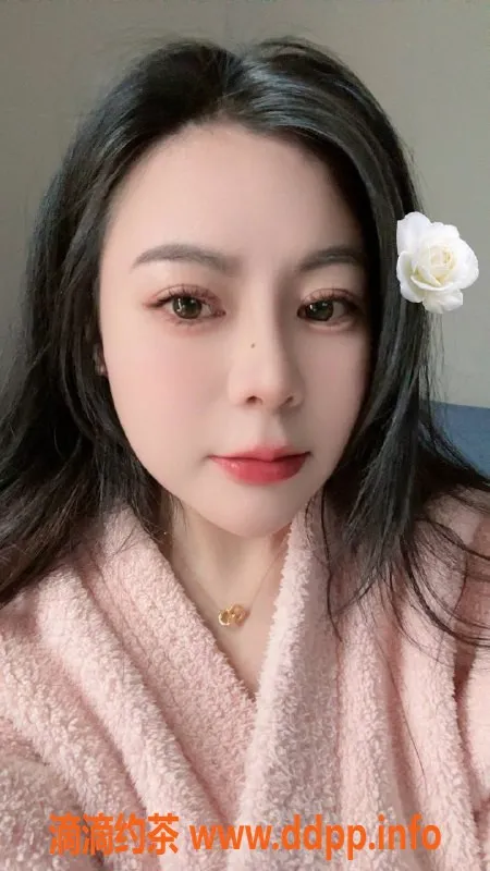 成都楼凤-武侯区28岁少妇笑笑，身高160，胸围D，500元体验！