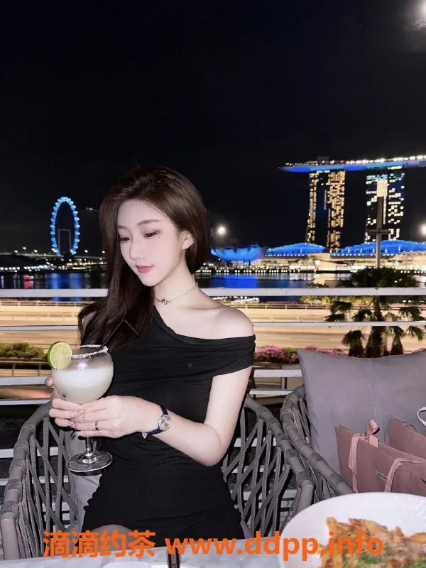 上海楼凤-湖南何语微微，167身高46体重，胸围真熊大D