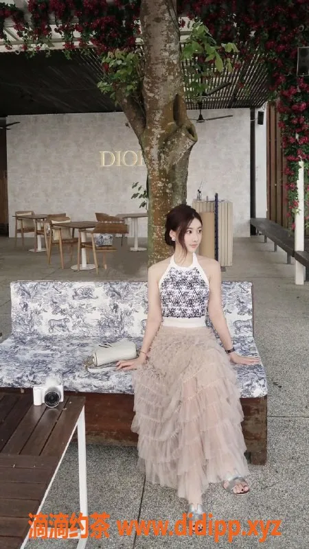 上海楼凤资源信息,湖南何语微微，167身高46体重，胸围真熊大D