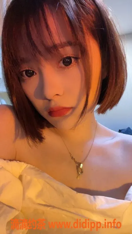 北京楼凤-朝阳吖吖：23岁168cm重庆美女，36C 服务超棒