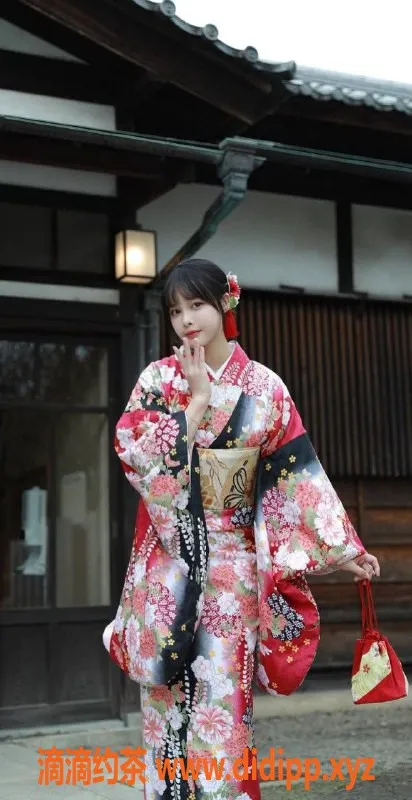 深圳楼凤-南山贝贝，1800元起，服务超赞！