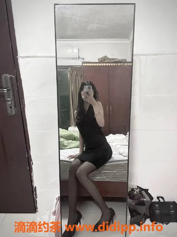 深圳楼凤-深圳龙华晓晓，800元起，专业六九服务