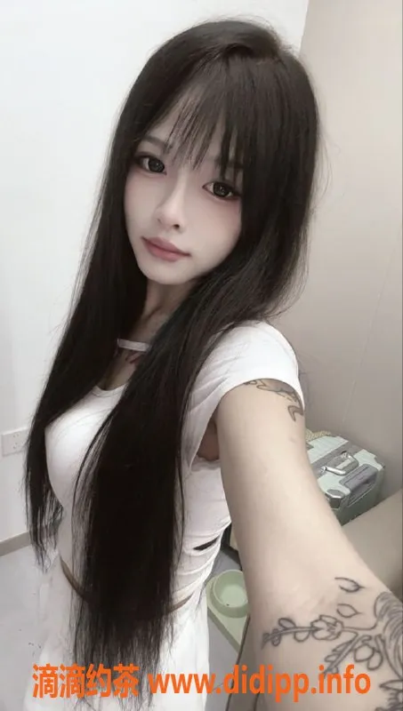 杭州楼凤-萧山欣欣：嫩妹巨乳，12p超值体验