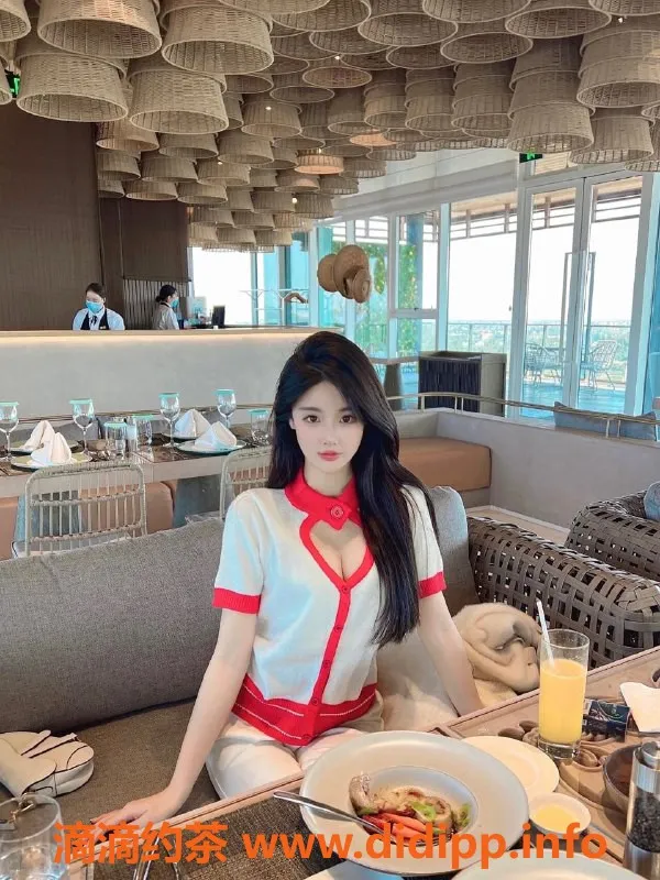 北京楼凤-三里屯大胸嫩妹，内衣批发30Z起