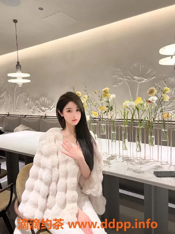 北京楼凤-三里屯大胸嫩妹，内衣批发30Z起