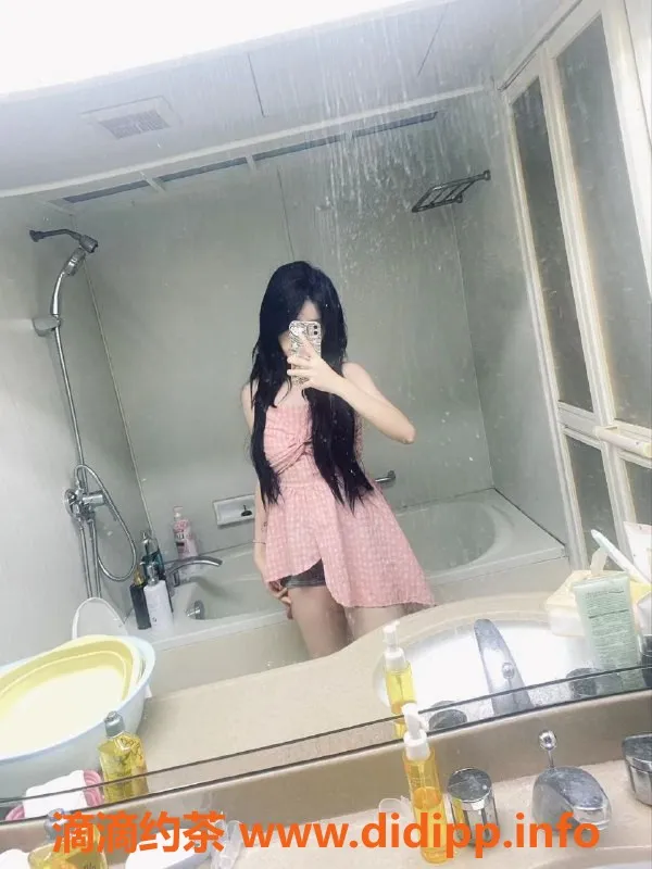 成都楼凤-成都小思，17岁163身材匀称，服务良心价600！