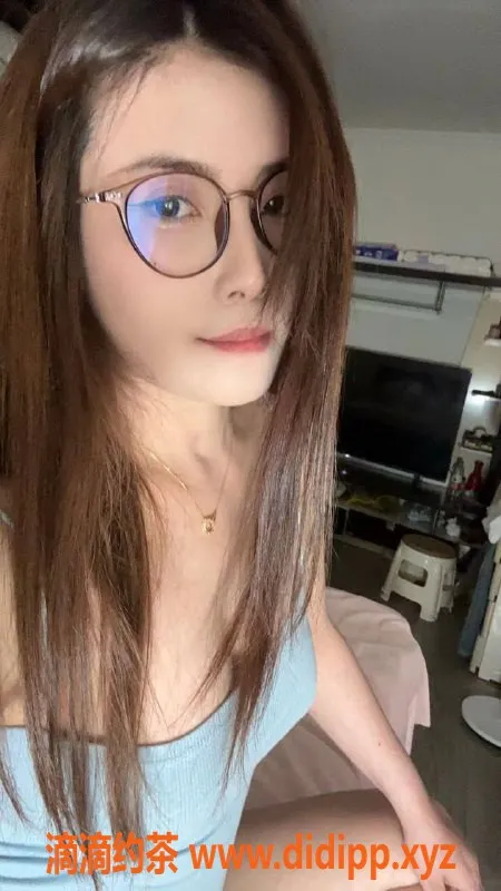 南京楼凤资源信息,秦淮少妇晨晨，课程500P，丰满身材服务优