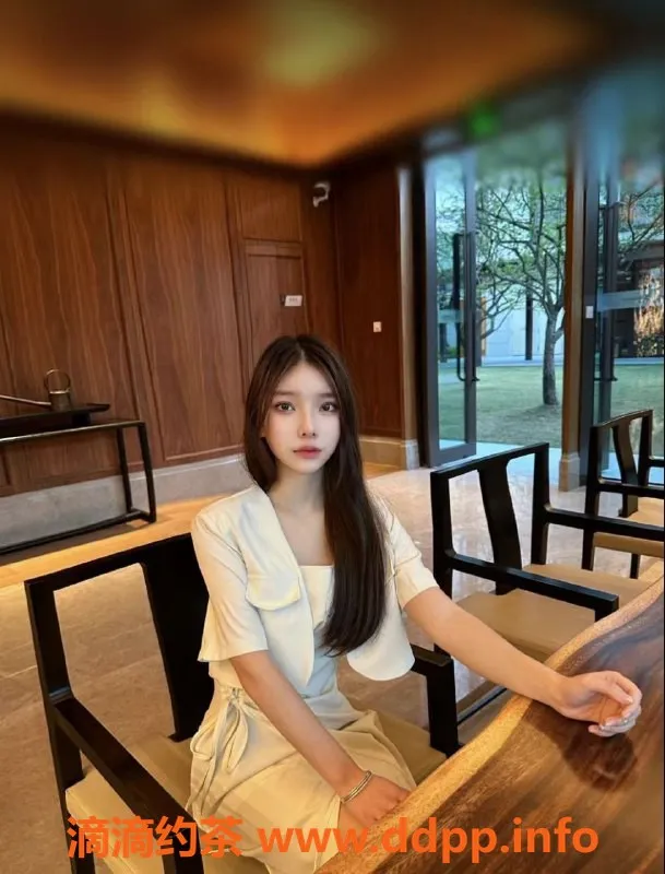 成都外围-成都圆圆：19岁嫩妹，160身高86斤，性价比高