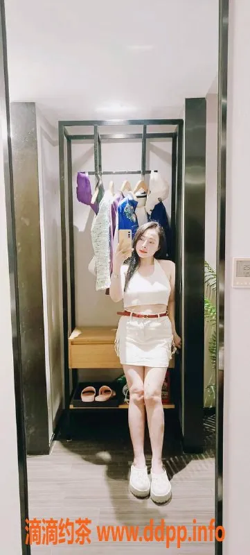 南宁楼凤-27岁啊妹，400p超值体验，停课中注意哦