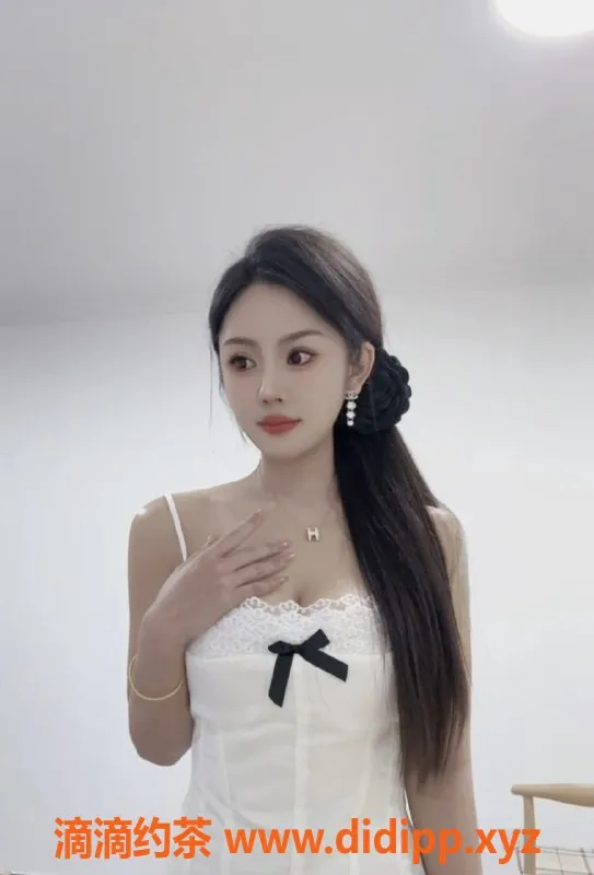 北京上门服务-朝阳叶倾仙，熊D大胸美女上门服务