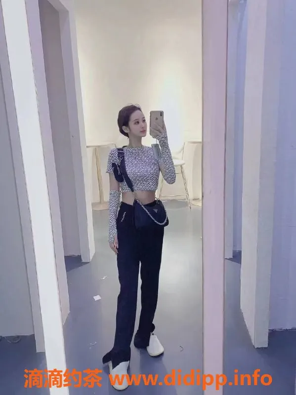 北京楼凤-小含含 朝阳百子湾 新人颜值 69服务