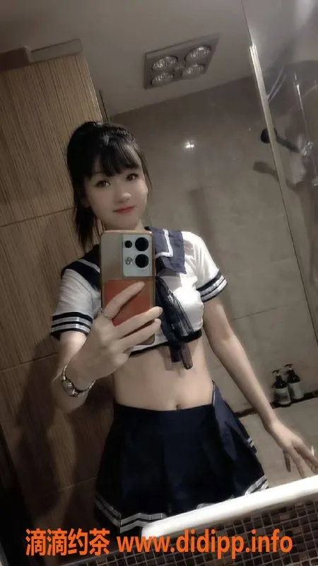 成都楼凤-成华区糖不甜，178高少妇服务，课时费4p起