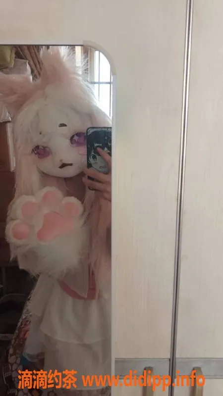 成都上门服务-成都嫩妹大母龙，162cm巨乳白虎，400元无限火力