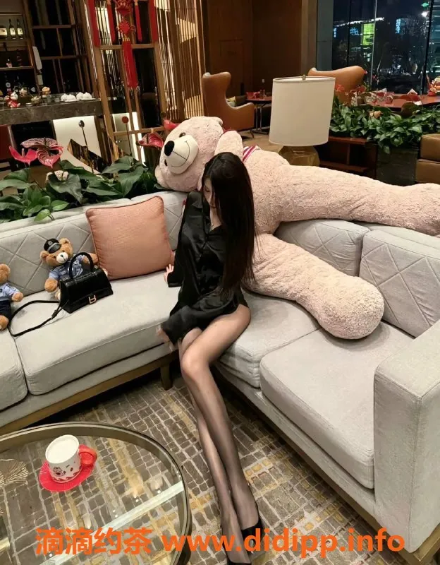 北京楼凤-国贸甜幼嫩妹内衣批发，18Z起