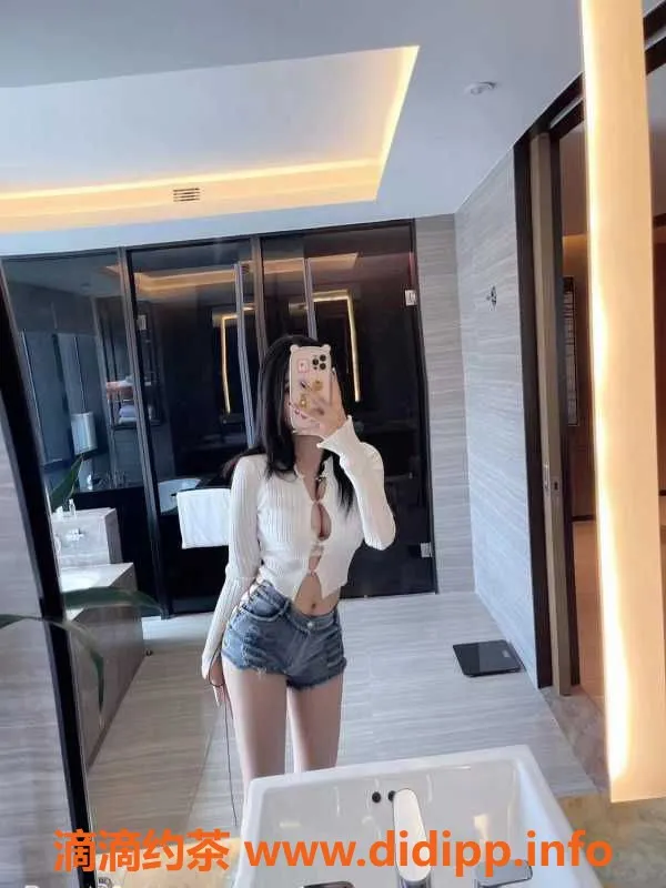 广州楼凤-黄埔清纯美女玫瑰，19岁168cm身高