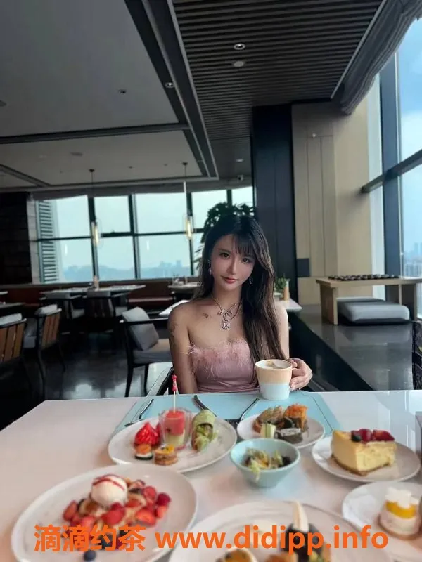 成都楼凤-成都23岁妮蔻，168cm匀称嫩妹，800元独享服务