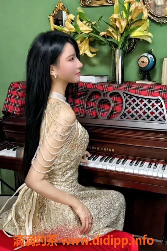 成都楼凤-成都23岁妮蔻，168cm匀称嫩妹，800元独享服务