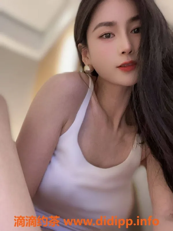 上海楼凤-徐汇#momo酱，168身高48kg，888元超值体验