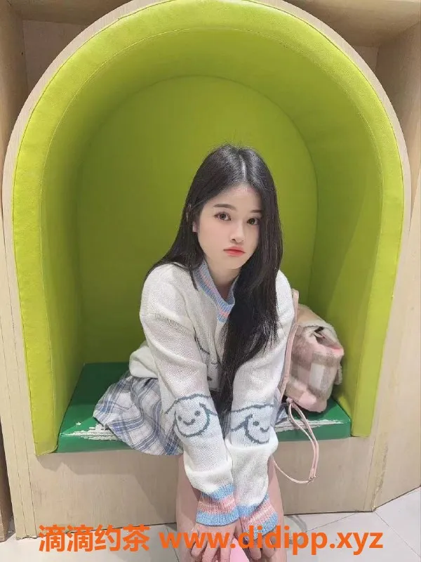 成都楼凤-成华区乐雪，19岁嫩妹，500元享受亲密服务