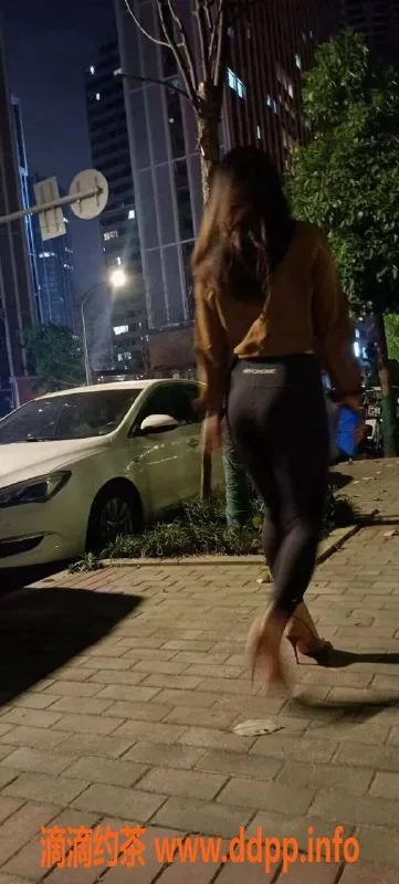 深圳楼凤-坂田，25岁，159cm，49kg，B罩杯，私约服务欢享