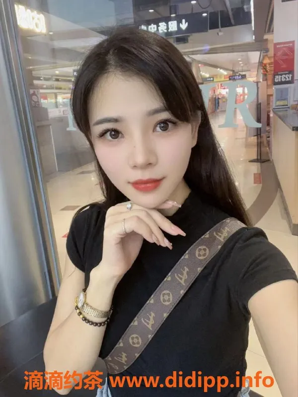 深圳楼凤-龙华雅雅，热情服务，课费888p