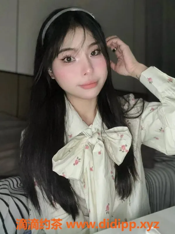 深圳楼凤-南山嫩妹小柔，课费P900，舌吻服务等你体验！