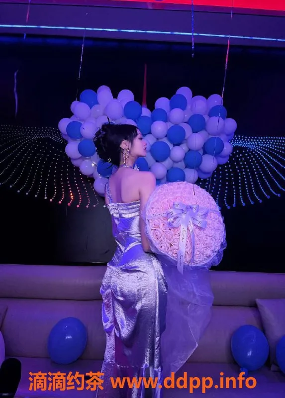 成都楼凤-武侯区小甜甜，御姐车服务，超值体验！