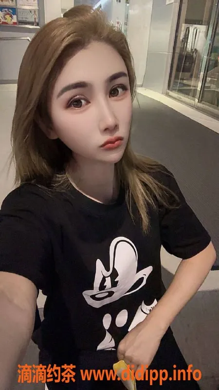 广州楼凤-天河御姐萍萍，700元体验完美服务