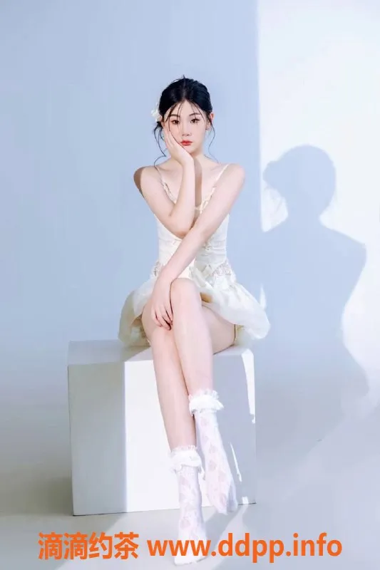 东莞楼凤资源信息,初语，18岁175cm，金色诱惑，600元体验